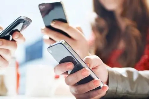 联通:从手机充电看出你这个人的性格